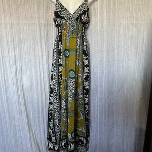 Long maxi dress with spaghetti straps and elastic waist